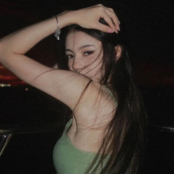 接近无限的白